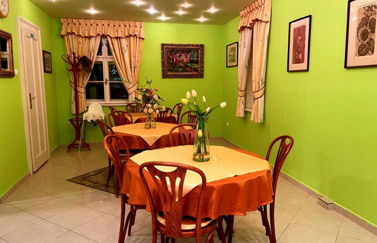 Party Villa Holiday Rent Balatonföldvár מראה חיצוני תמונה