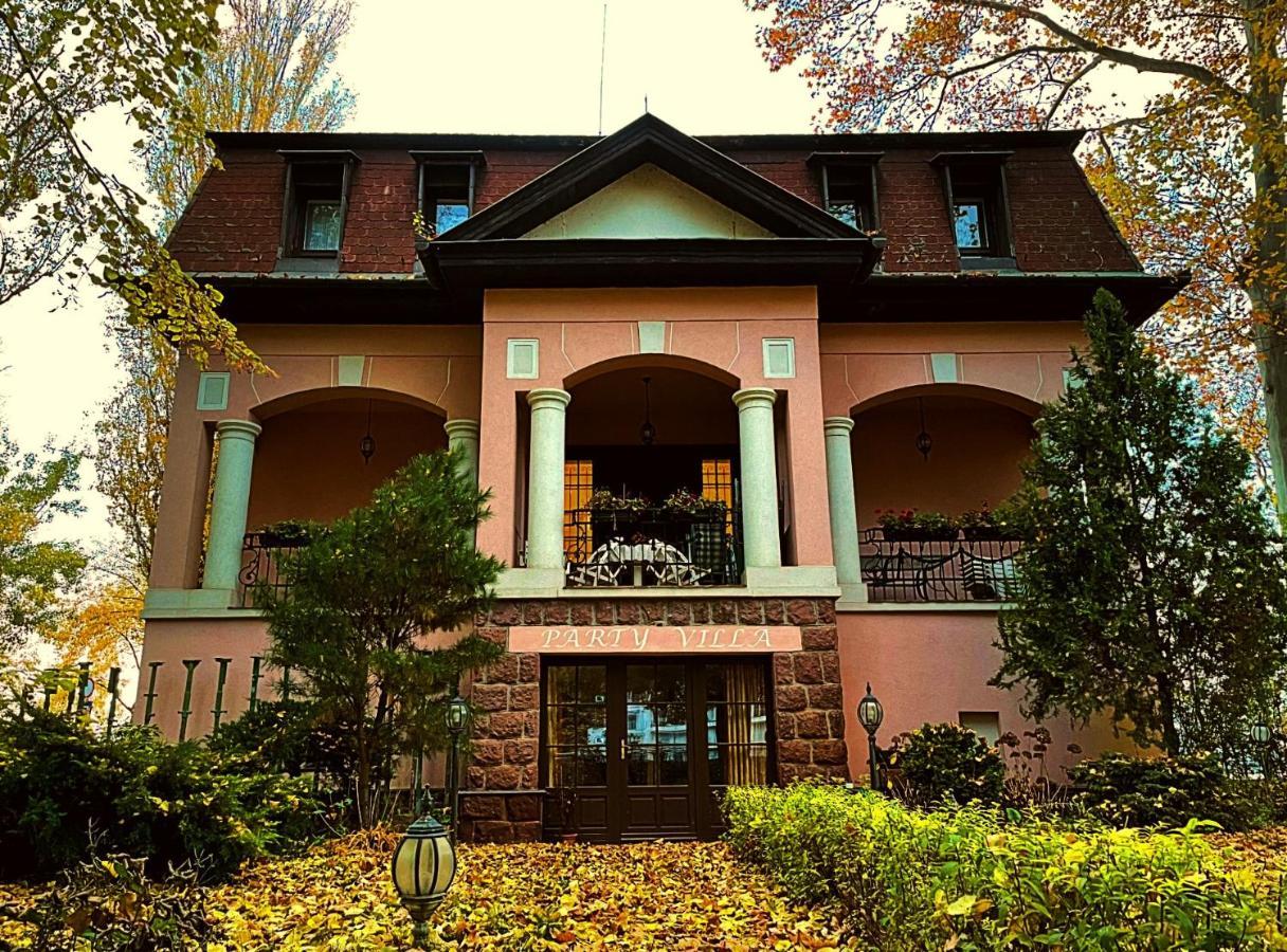 Party Villa Holiday Rent Balatonföldvár מראה חיצוני תמונה